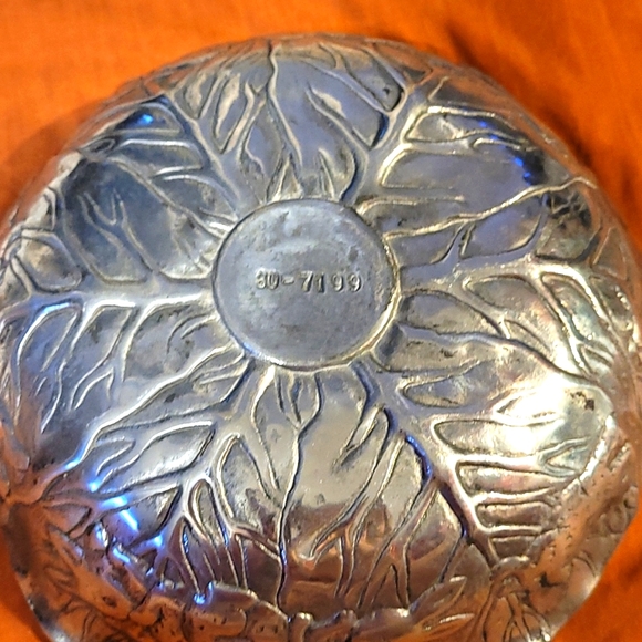 Arthur court metal bowl - Picture 2 of 4